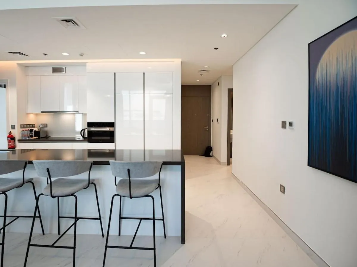 Apartment Elegant 2 Bed Plus Maids In Dt1 With Rooftop Pool Dubai