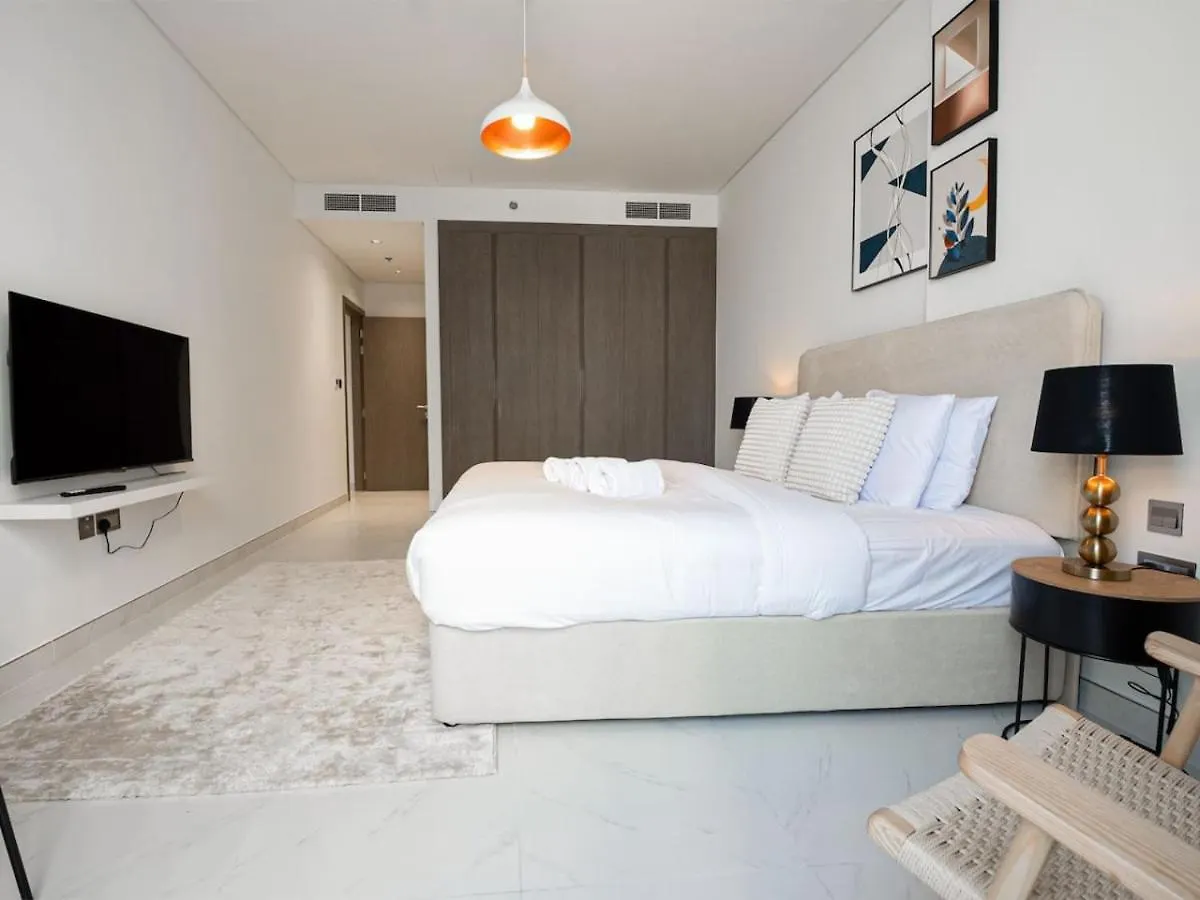 Apartment Elegant 2 Bed Plus Maids In Dt1 With Rooftop Pool Dubai United Arab Emirates