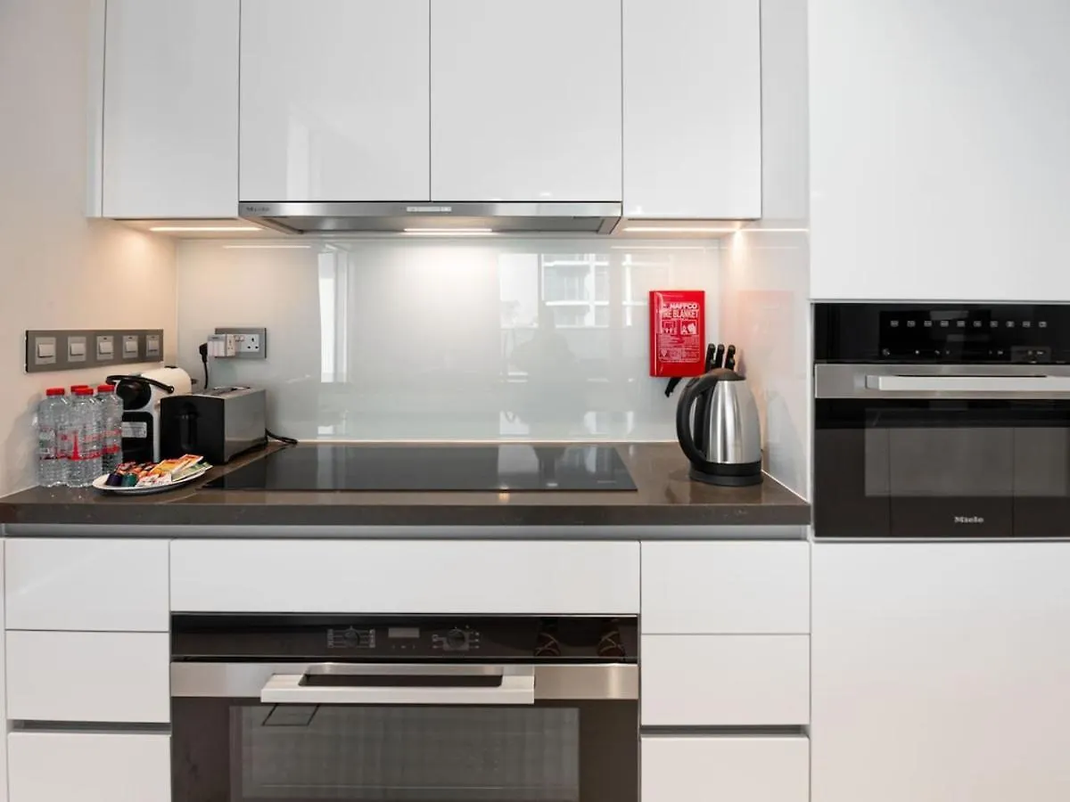 Elegant 2 Bed Plus Maids In Dt1 With Rooftop Pool Dubai