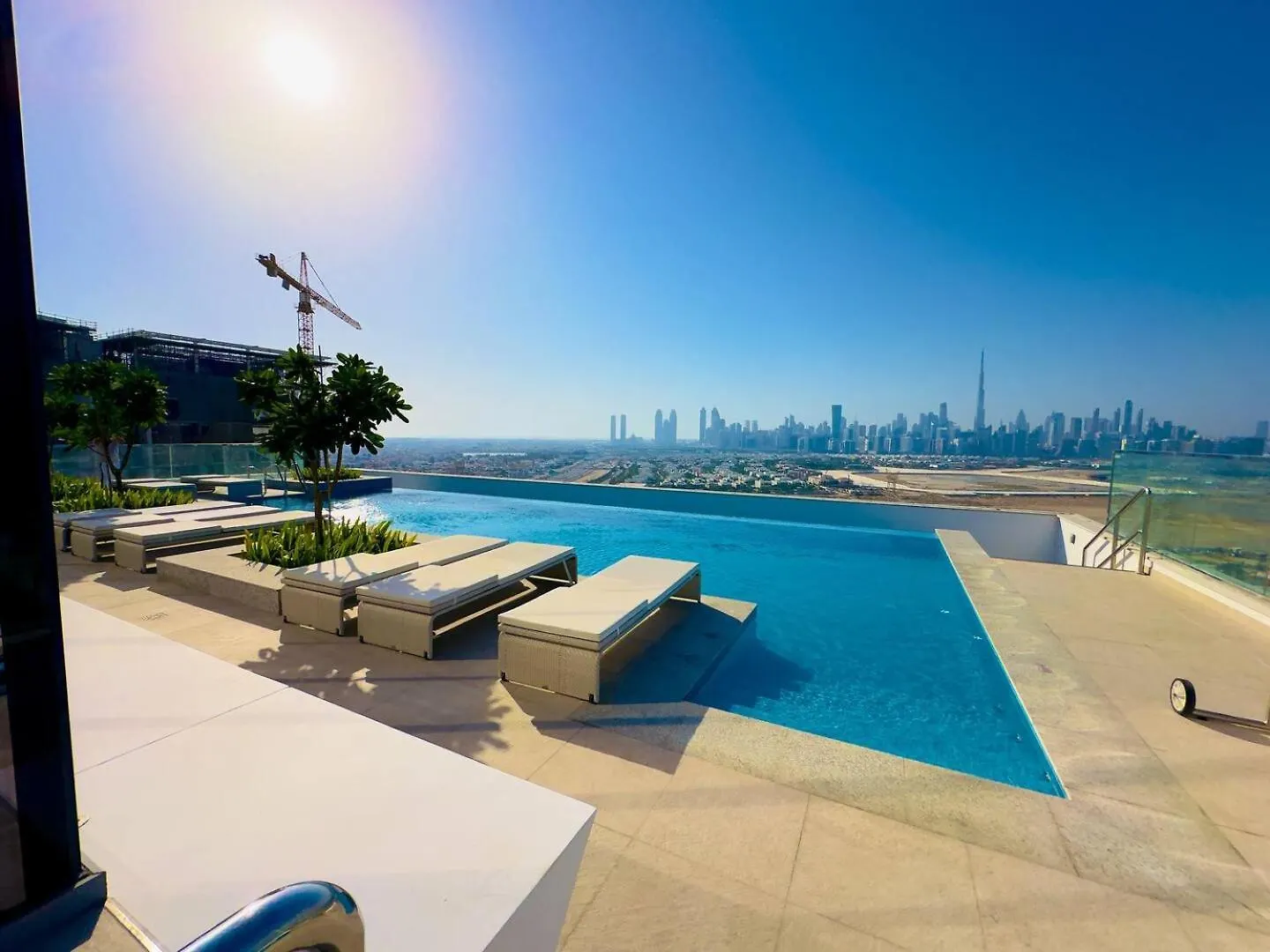 Elegant 2 Bed Plus Maids In Dt1 With Rooftop Pool Dubai 0*,  United Arab Emirates