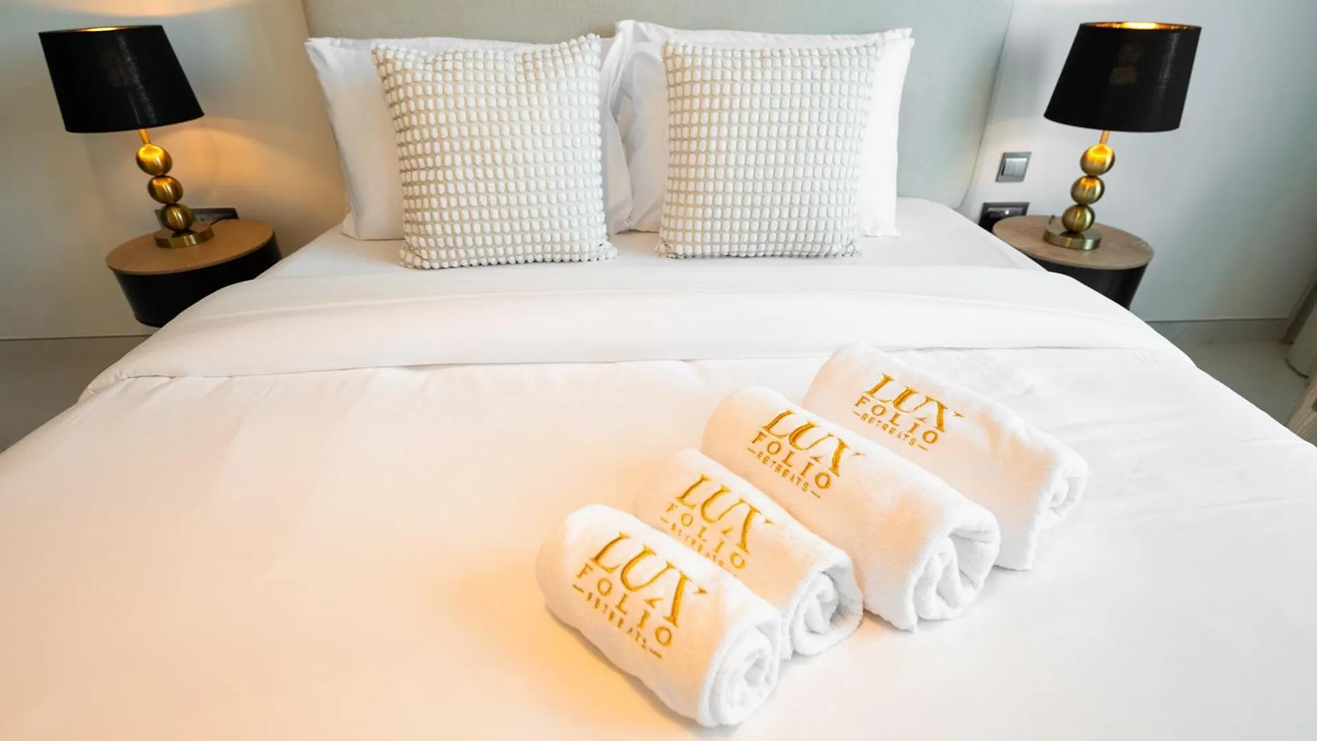 Apartment Elegant 2 Bed Plus Maids In Dt1 With Rooftop Pool Dubai